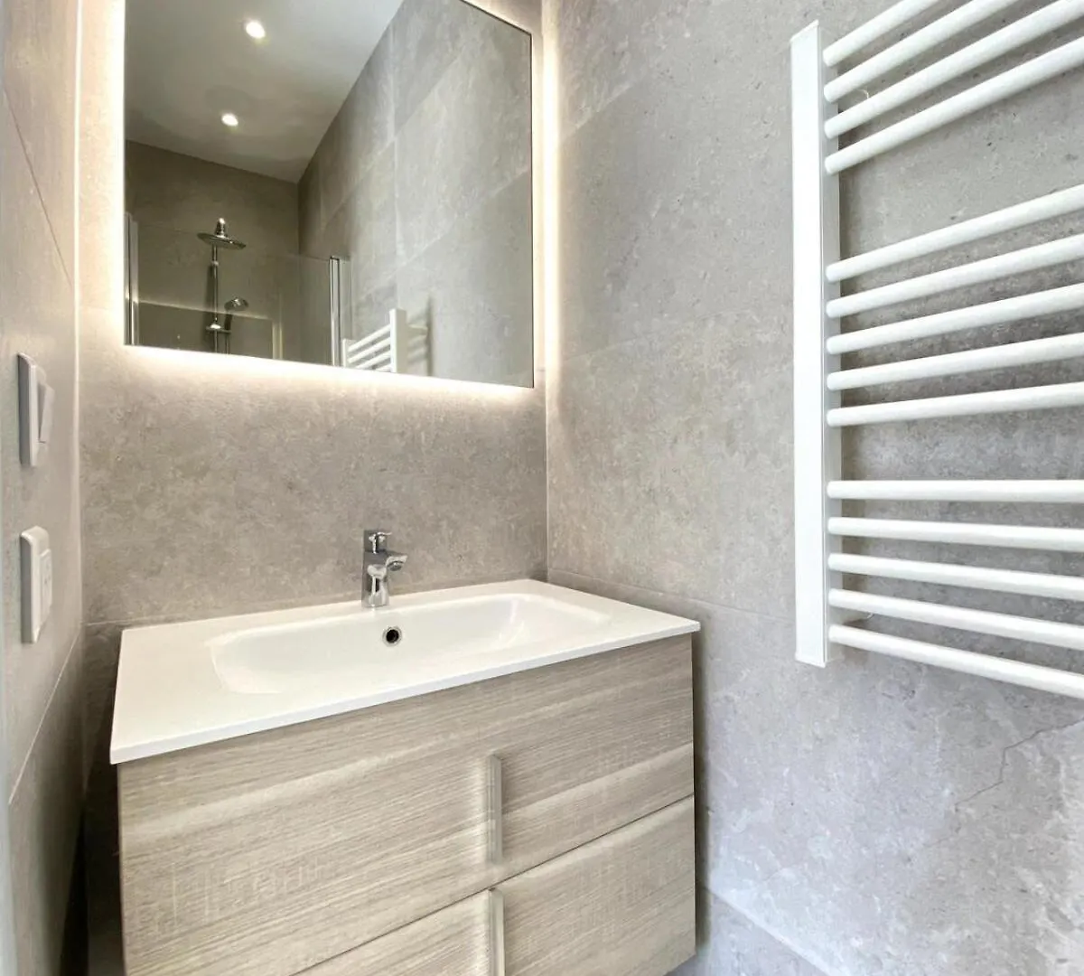 Apartment 3 Bedrooms 3 Bath Bivouac 2 Min Palais Cannes