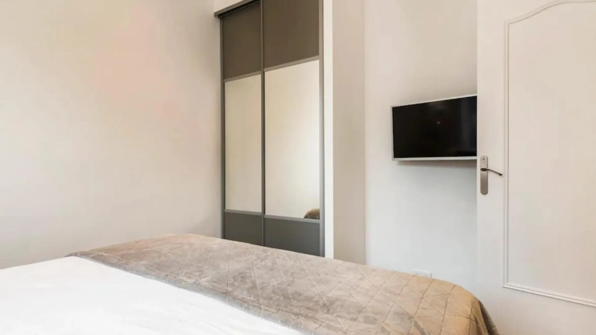 3 Bedrooms 3 Bath Bivouac 2 Min Palais Cannes
